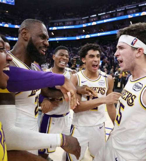 里弗斯：特纳只是有点小腿酸痛 对他出战揭幕战毫无疑虑