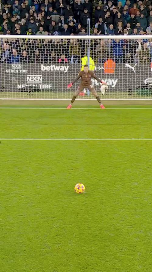 记者:B费等人获额外假期,多位青训小将今日随曼联一线队训练