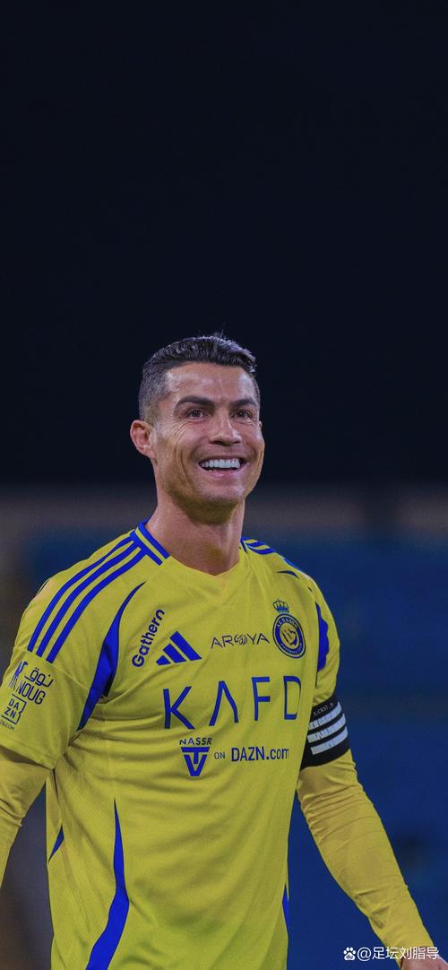 网红speed现场观看利雅得胜利比赛，赛后与C罗互动一起庆祝