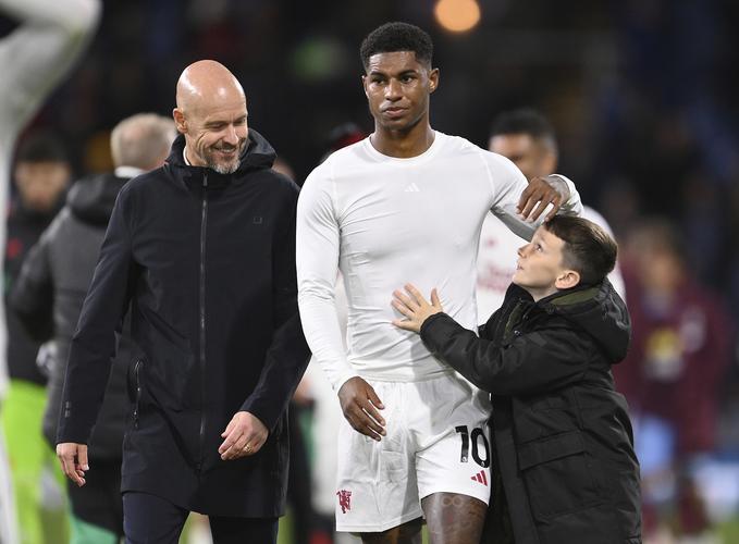 邮报:卡灵顿改造后设施被充分利用,周日赛后很晚仍有球员在放松