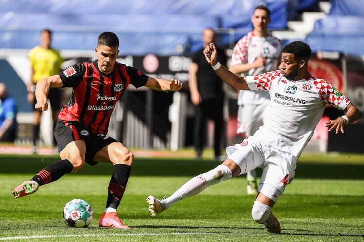 利物浦官方:因航班延误,原定欧冠对法兰克福的赛前发布会取消