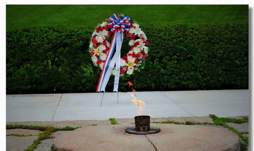 详细阅读:R.I.P.托尼-帕克父亲葬礼 邓肯&大卫-罗宾逊&帕克前妻等前往吊唁 R.I.P.托尼-帕克父亲葬礼 邓肯&大卫-罗宾逊&帕克前妻等前往吊唁