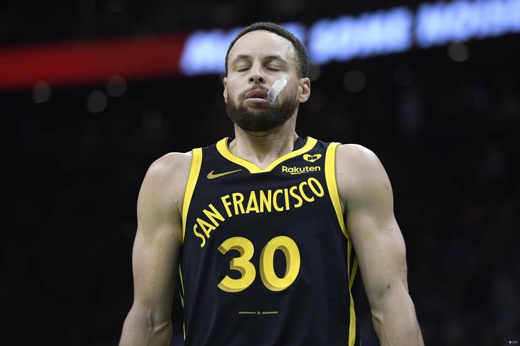 详细阅读:库里:血痕是之前打湖人那场留下的 看起来要比实际情况严重 库里:血痕是之前打湖人那场留下的 看起来要比实际情况严重