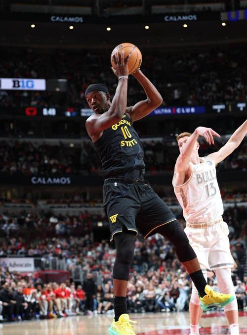 详细阅读:巴特勒谈勇士阵容深度:这对我们是好事 对其他球队是可怕的事情 巴特勒谈勇士阵容深度:这对我们是好事 对其他球队是可怕的事情