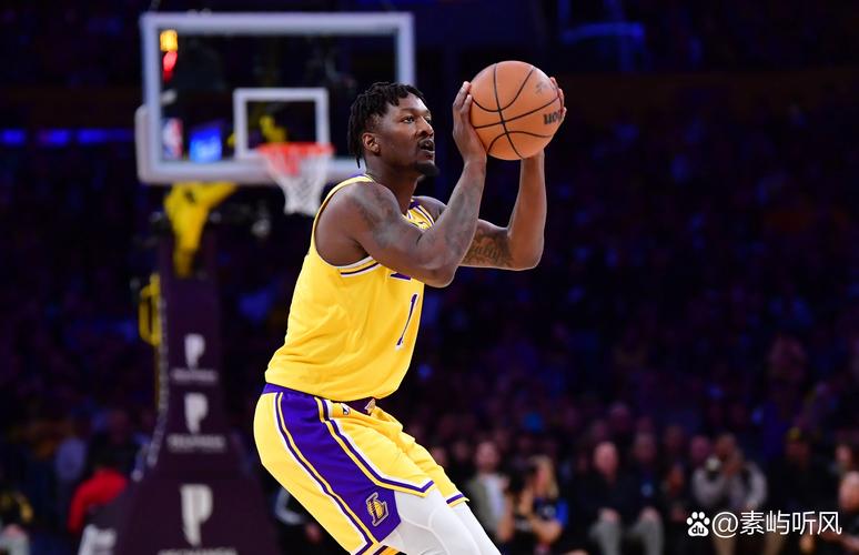 详细阅读:记者:湖人当然需要詹姆斯 他能提供接球投篮+持球组织+防守篮板 记者:湖人当然需要詹姆斯 他能提供接球投篮+持球组织+防守篮板