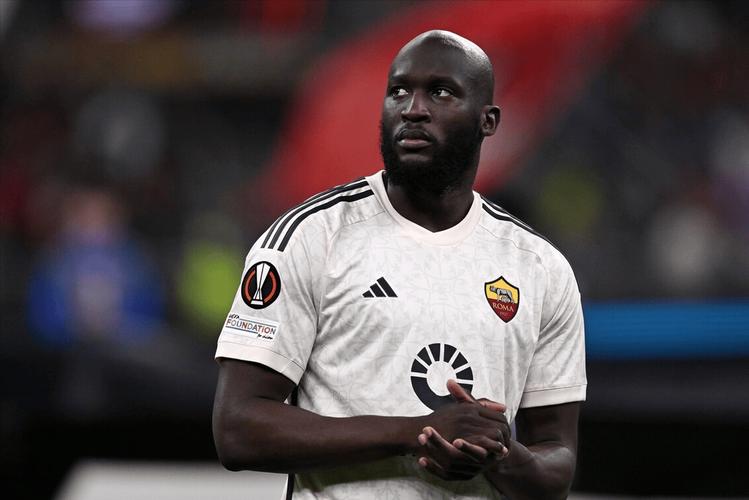 AC米兰1-0罗马全场数据:射门17-20,射正8-6,得分机会6-1