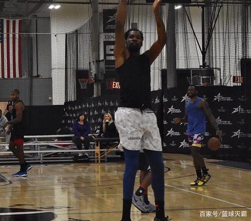 女主持:若以后你的孩子不擅长体育运动咋办?KD:那是我的原因