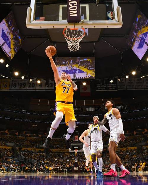 外线11投仅中1!雷迪克:我不记得东契奇有什么糟糕的投篮选择