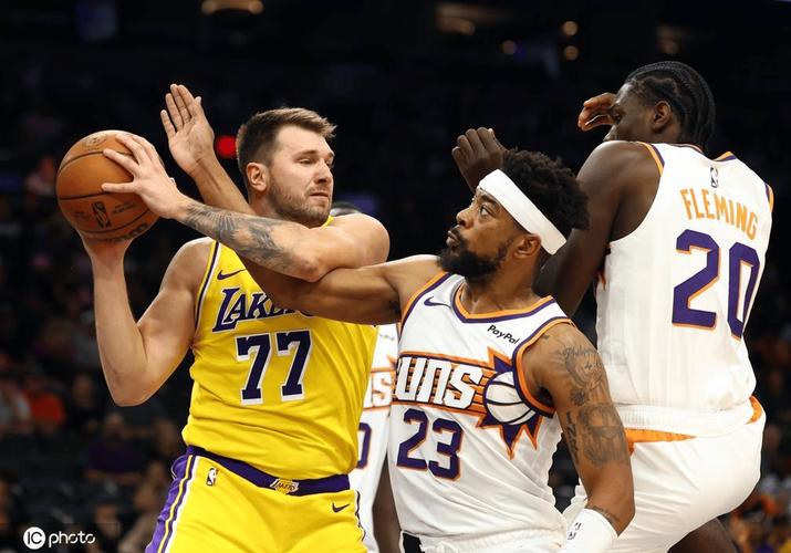 比肩哈登&东契奇等人！马克西开季连续六场25+5助 历史第五人