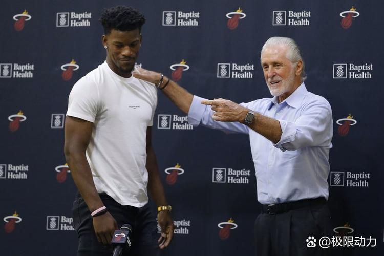 咣咣扔三分!阿德巴约三分5中1得17分8板 有3断1帽防守不错