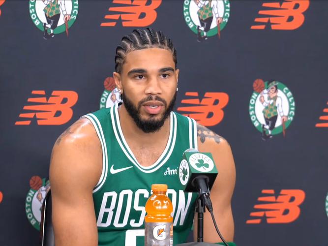 早日回归！队记晒塔图姆近期训练视频：体型保持得很好 心情不错