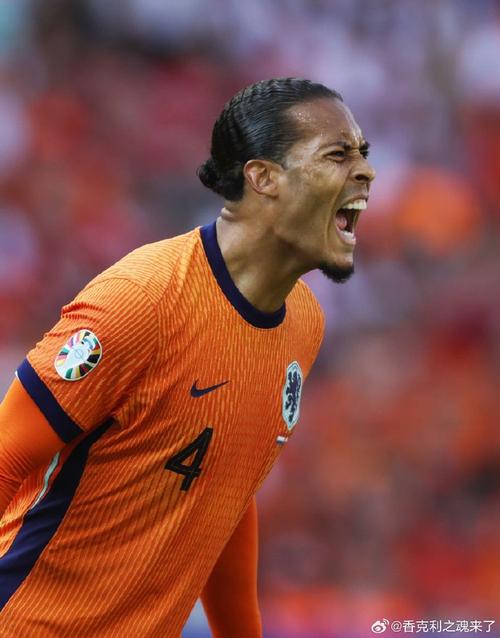 德波尔：祝贺范戴克打破我的荷兰队长出场纪录，这是伟大的成就