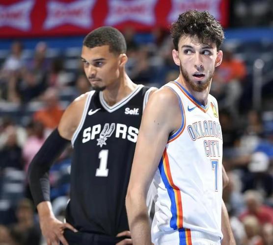 纳斯：第三节让乔治替补是为了匹配哈克斯 他是防哈克斯最佳人选