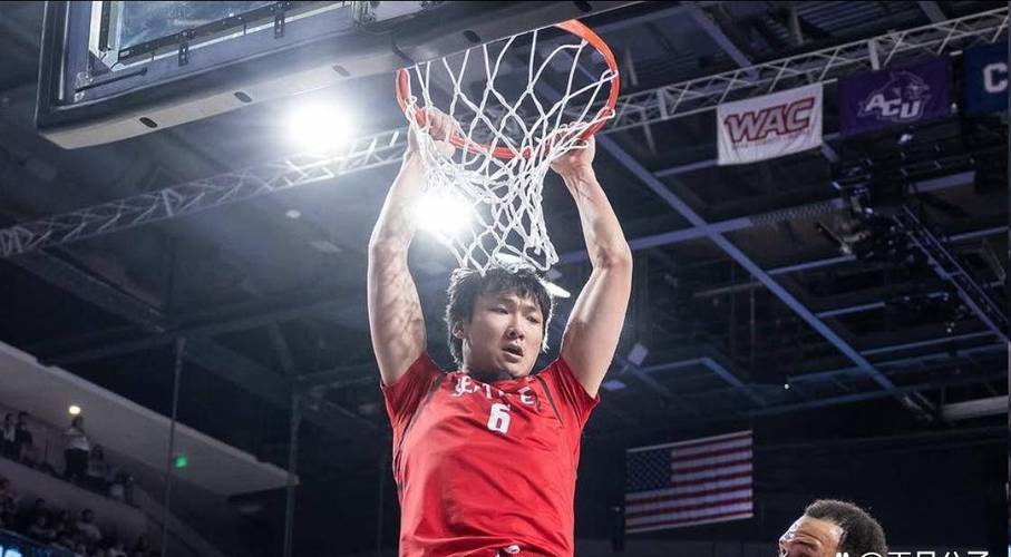 详细阅读:NCAA常规赛-淡厚然4投1中得3分2断1帽 韩国前锋吕俊熙18分6板2助 NCAA常规赛-淡厚然4投1中得3分2断1帽 韩国前锋吕俊熙18分6板2助